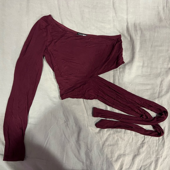 Fashion Nova Tops - Maroon one sleeve cropped top